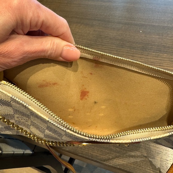 Louis Vuitton Eva Handbag/Clutch - Damier Azur Canvas - Vintage but life left!🤎💛 - Picture 13 of 14